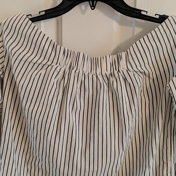 EUC H&M Tie Front Top, 2 - Picture 7 of 7